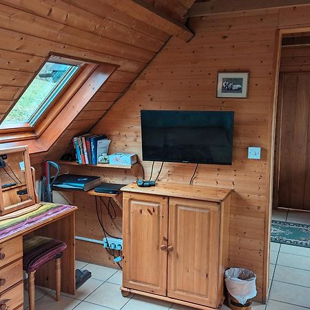 The Loft Apartment Llangunllo Luaran gambar