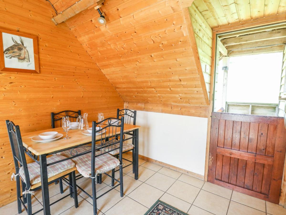 The Loft Apartment Llangunllo Luaran gambar