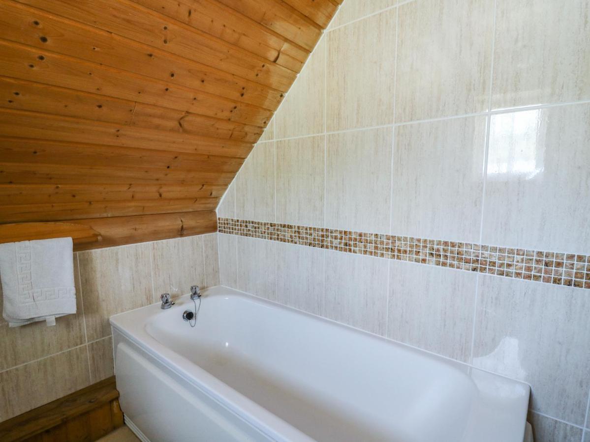 The Loft Apartment Llangunllo Luaran gambar