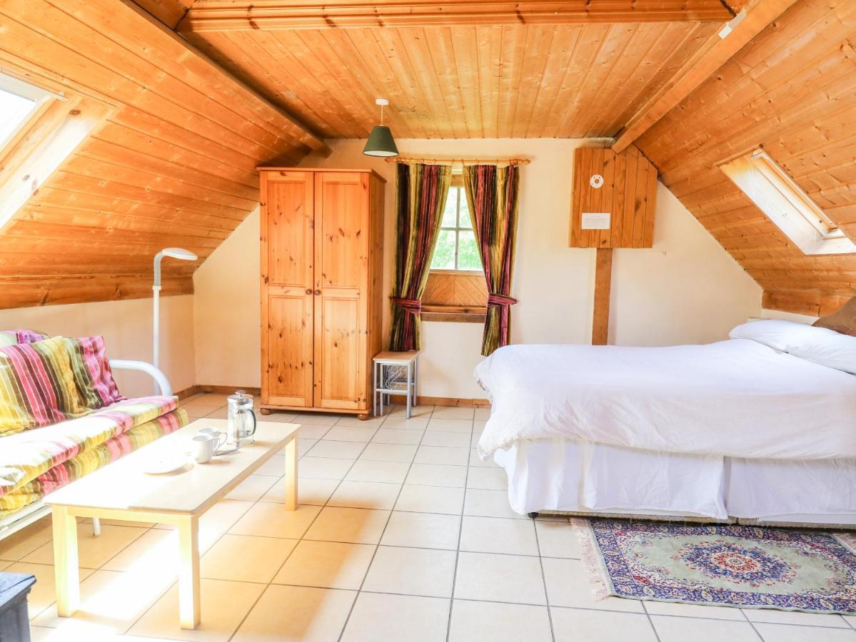 The Loft Apartment Llangunllo Luaran gambar
