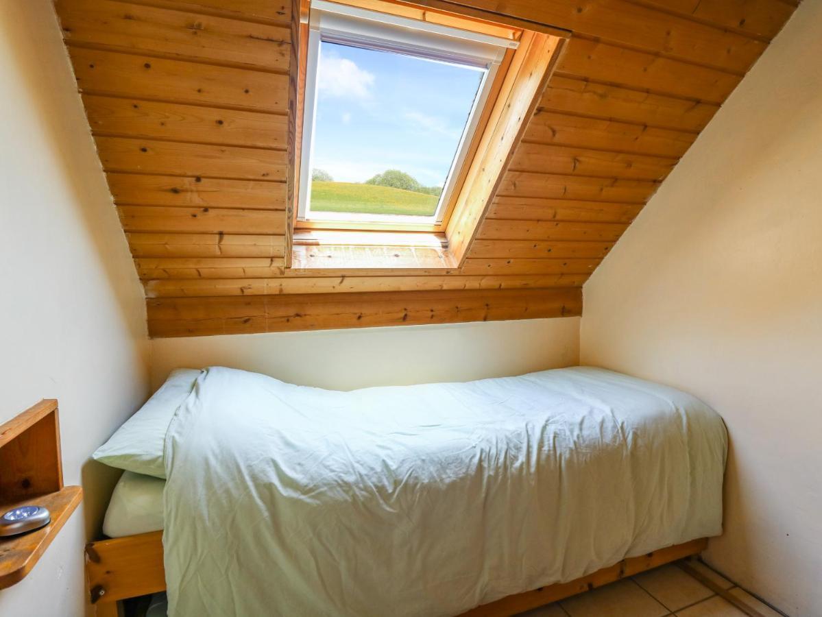 The Loft Apartment Llangunllo Luaran gambar