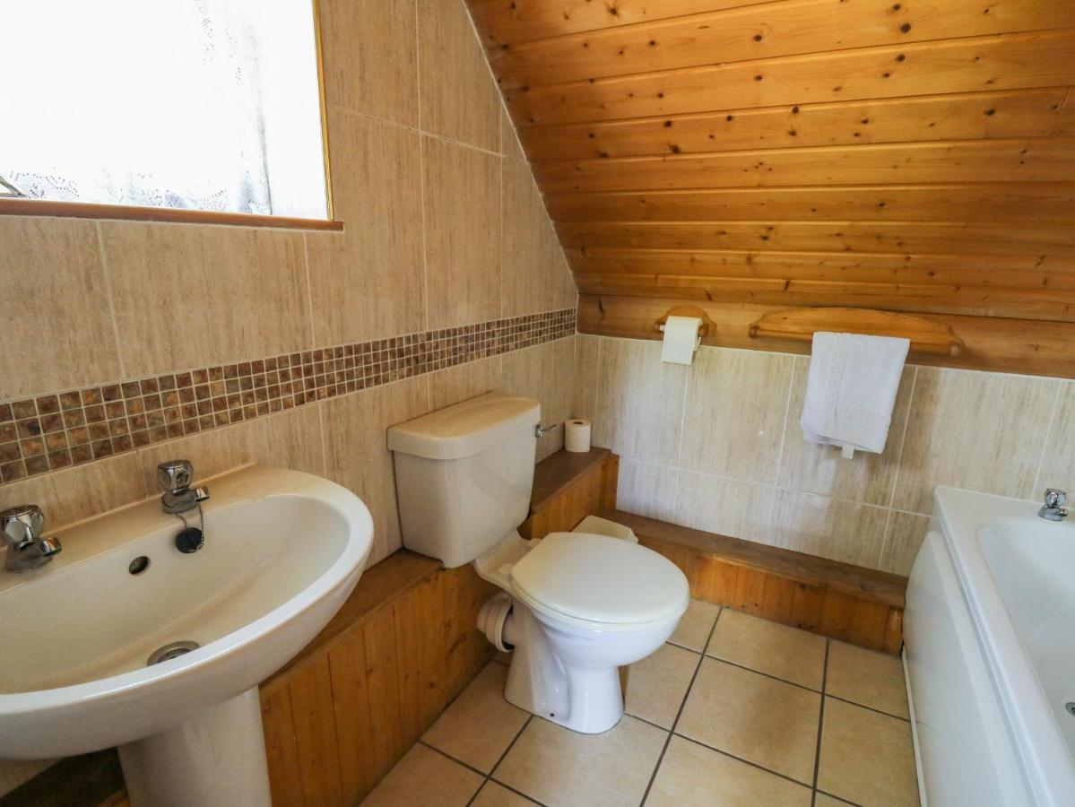 The Loft Apartment Llangunllo Luaran gambar